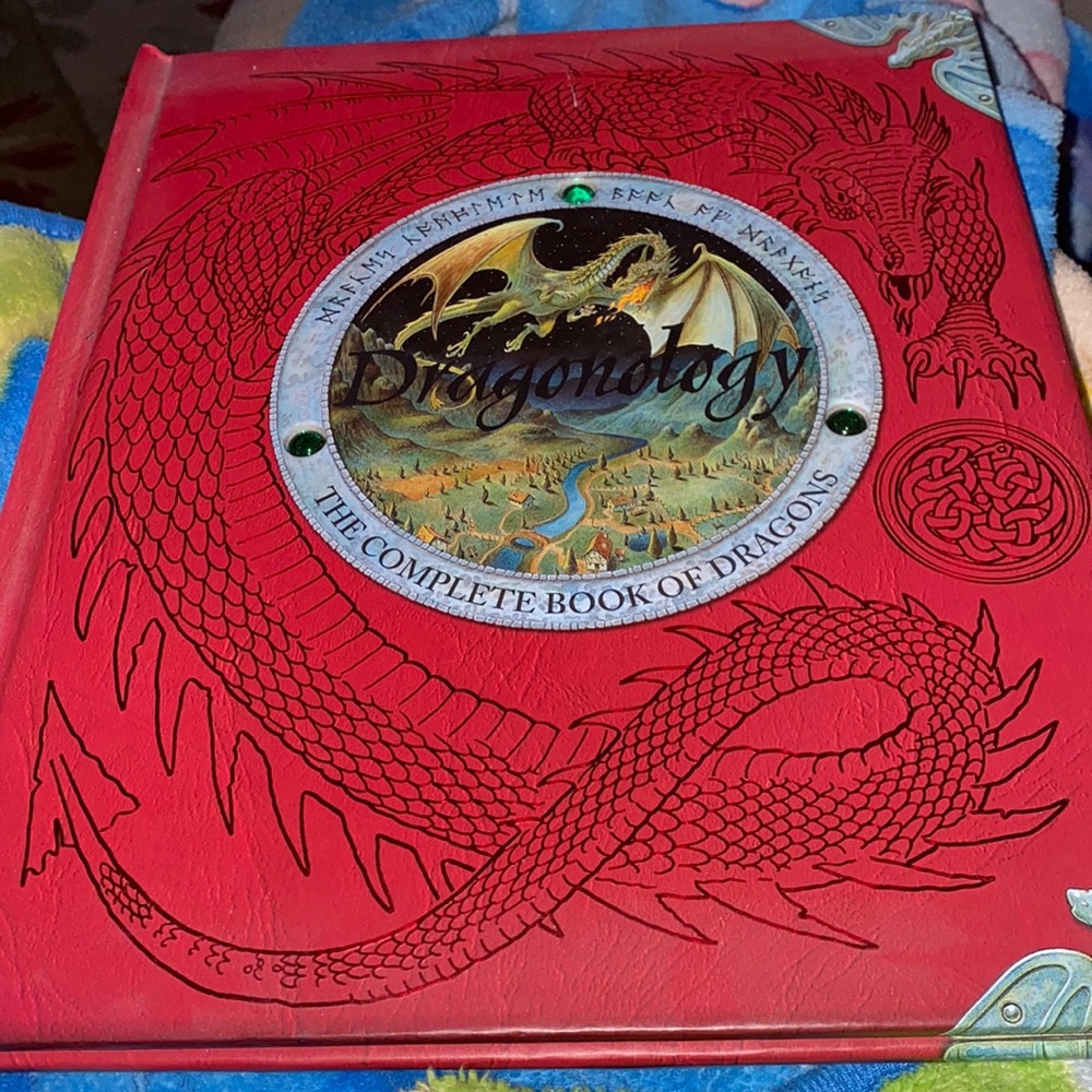 Dragonology: The Complete Book Of Dragonsby Dr. Enest Drake
